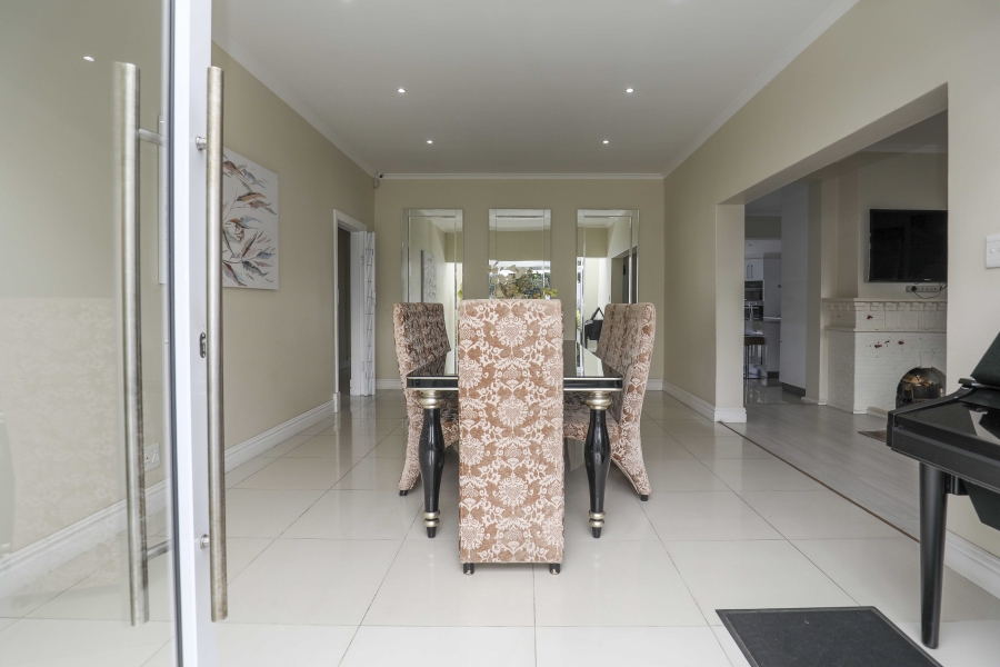 3 Bedroom Property for Sale in Claremont Western Cape